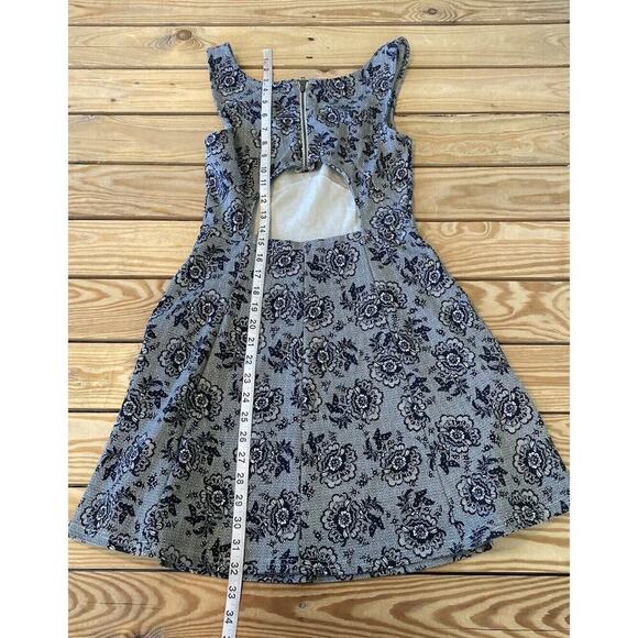 American Eagle Outfitters Floral Cut Out Back Sleeveless Dress Size 0 Black - Picture 5 of 6